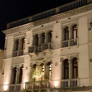 https://palazzina-mori.hotelinveneto.com